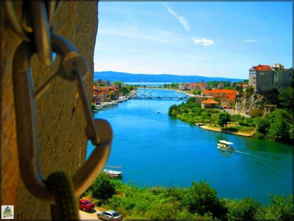 New Apartment Neda Omiš Buitenkant foto
