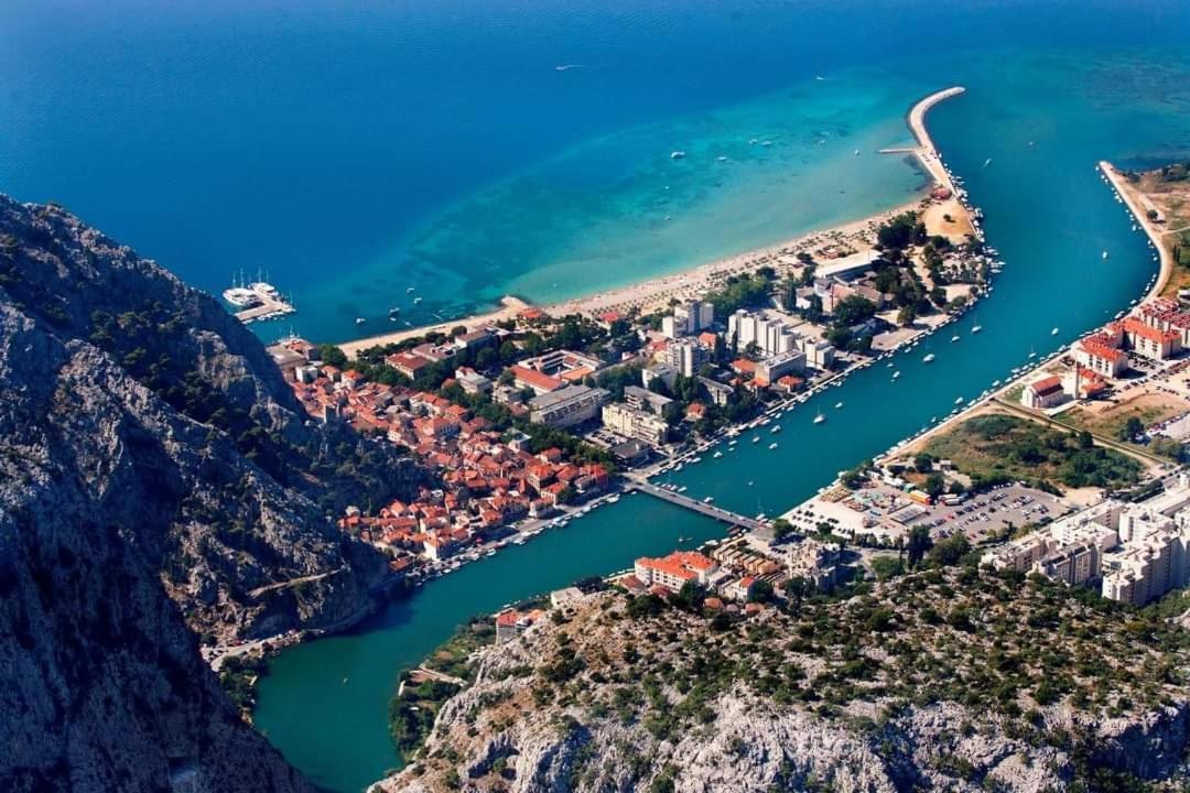 New Apartment Neda Omiš Buitenkant foto